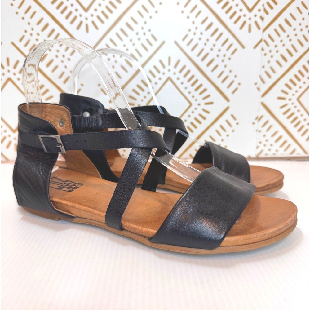 Miz Mooz Aster Sandals Women 8 Black Leather Flat Strappy Ankle Buckle Comfort - Picture 1 of 12